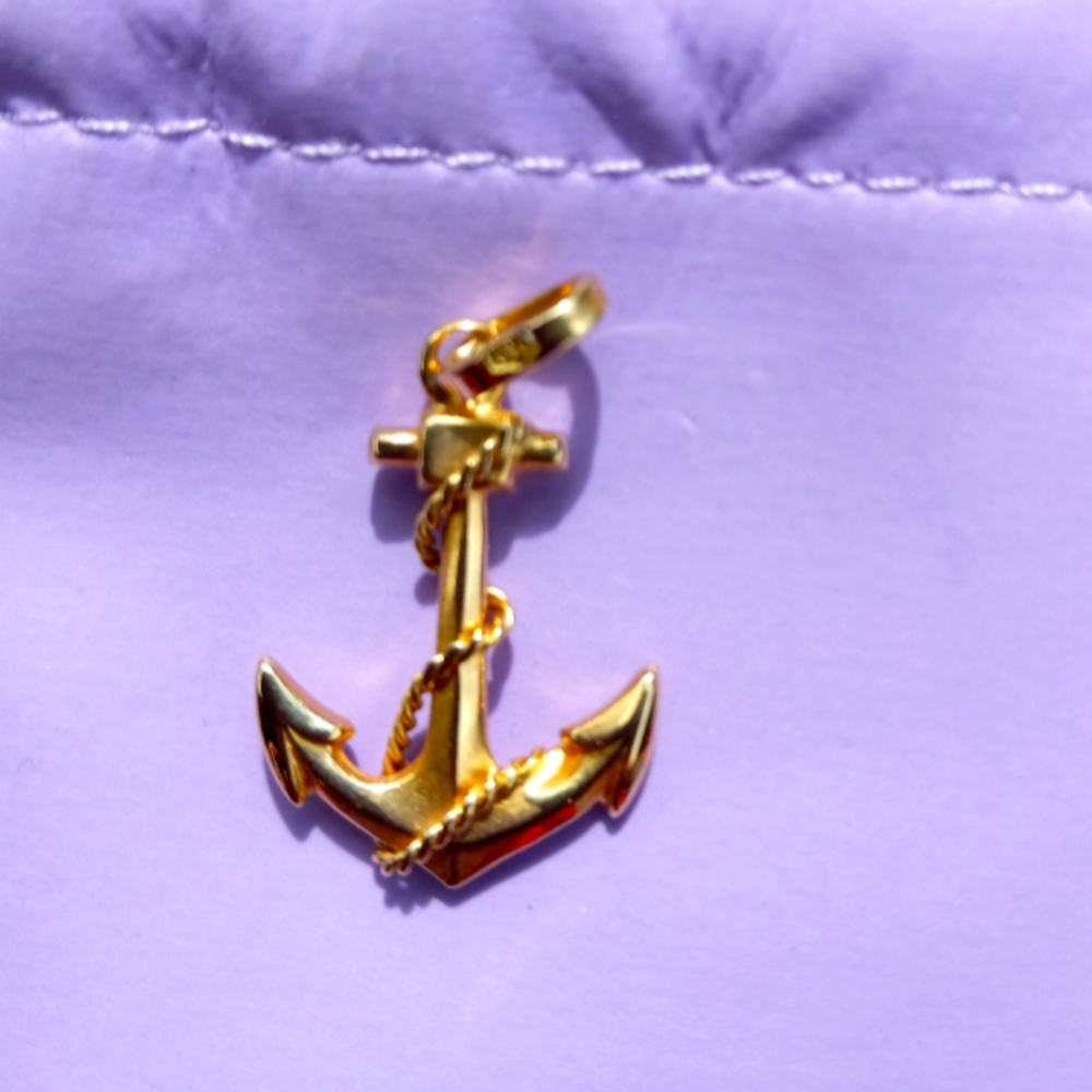 18 kt solid gold anchor pendant